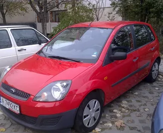 Verhuur Ford Fiesta. Economy Auto te huur in Bulgarije ✓ Borg van Borg van 100 EUR ✓ Verzekeringsmogelijkheden TPL, CDW, SCDW, Passagiers, Diefstal.