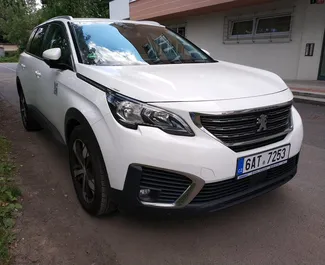 Verhuur Peugeot 5008. Comfort, Premium, Crossover, Minivan Auto te huur in Tsjechië ✓ Borg van Borg van 600 EUR ✓ Verzekeringsmogelijkheden TPL, CDW, FDW, Buitenland.