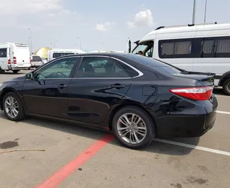 Autohuur Toyota Camry 2016 in in Georgië, met Benzine brandstof en 180 pk ➤ Vanaf 120 GEL per dag.