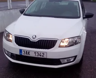 Vooraanzicht van een huurauto Skoda Octavia Praag, Tsjechië ✓ Auto #428. ✓ Transmissie Handmatig TM ✓ 0 beoordelingen.