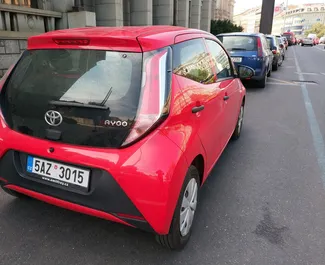 Autohuur Toyota Aygo 2021 in in Tsjechië, met Benzine brandstof en 69 pk ➤ Vanaf 30 EUR per dag.