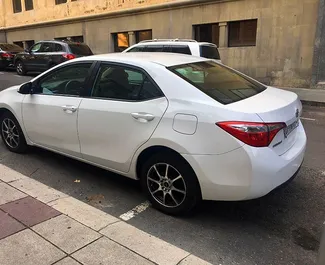 Verhuur Toyota Corolla Sedan. Economy, Comfort Auto te huur in Georgië ✓ Borg van Borg van 700 GEL ✓ Verzekeringsmogelijkheden TPL, CDW, SCDW, FDW, Passagiers, Diefstal.