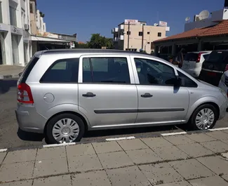 Vooraanzicht van een huurauto Opel Zafira in Larnaca, Cyprus ✓ Auto #787. ✓ Transmissie Handmatig TM ✓ 0 beoordelingen.