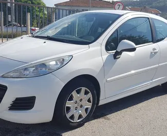 Vooraanzicht van een huurauto Peugeot 207 in Bar, Montenegro ✓ Auto #991. ✓ Transmissie Handmatig TM ✓ 24 beoordelingen.