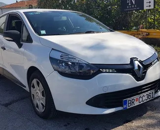 Vooraanzicht van een huurauto Renault Clio 4 in Bar, Montenegro ✓ Auto #531. ✓ Transmissie Handmatig TM ✓ 14 beoordelingen.