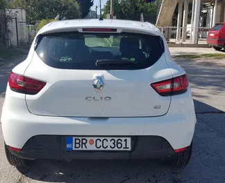 Renault Clio 4 2014 beschikbaar voor verhuur in Bar, met een kilometerlimiet van 200 km/dag.