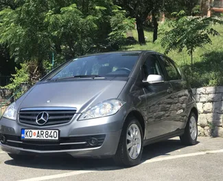 Vooraanzicht van een huurauto Mercedes-Benz A180 cdi in Rafailovici, Montenegro ✓ Auto #497. ✓ Transmissie Automatisch TM ✓ 6 beoordelingen.