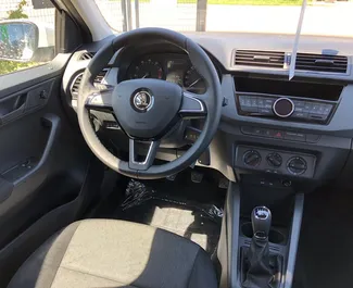 Autohuur Skoda Fabia 2018 in in Tsjechië, met Benzine brandstof en 75 pk ➤ Vanaf 25 EUR per dag.