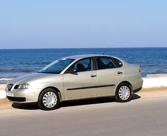 Vooraanzicht van een huurauto Seat Cordoba op Kreta, Griekenland ✓ Auto #1124. ✓ Transmissie Handmatig TM ✓ 0 beoordelingen.