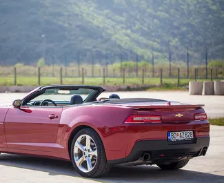 Benzine motor van 3,6L van Chevrolet Camaro Cabrio 2015 te huur in Budva.