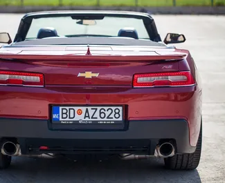 Chevrolet Camaro Cabrio 2015 beschikbaar voor verhuur in Budva, met een kilometerlimiet van onbeperkt.