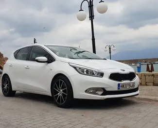 Vooraanzicht van een huurauto Kia Ceed op Kreta, Griekenland ✓ Auto #1089. ✓ Transmissie Handmatig TM ✓ 0 beoordelingen.