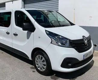 Vooraanzicht van een huurauto Renault Trafic op Kreta, Griekenland ✓ Auto #1261. ✓ Transmissie Handmatig TM ✓ 0 beoordelingen.