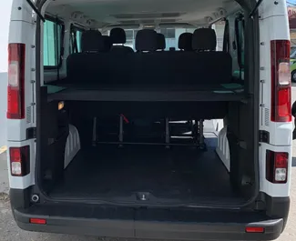 Renault Trafic 2017 met Vooraandrijving systeem, beschikbaar op Kreta.