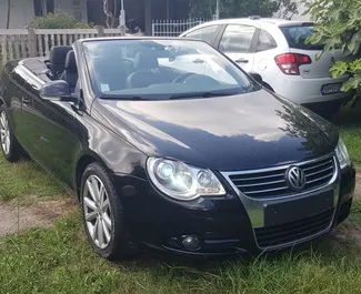 Vooraanzicht van een huurauto Volkswagen Eos in Bar, Montenegro ✓ Auto #552. ✓ Transmissie Automatisch TM ✓ 17 beoordelingen.