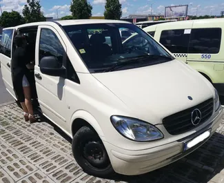 Vooraanzicht van een huurauto Mercedes-Benz Vito in Burgas, Bulgarije ✓ Auto #1668. ✓ Transmissie Automatisch TM ✓ 0 beoordelingen.