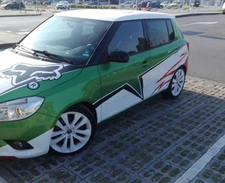 Vooraanzicht van een huurauto Skoda Fabia Vrs in Burgas, Bulgarije ✓ Auto #1666. ✓ Transmissie Automatisch TM ✓ 0 beoordelingen.