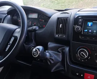 Autohuur Peugeot Boxer 2016 in in Tsjechië, met Benzine brandstof en 130 pk ➤ Vanaf 23 EUR per dag.