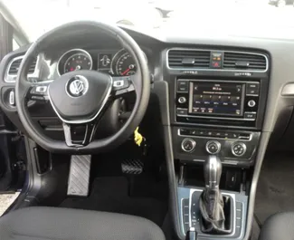 Verhuur Volkswagen Golf 7. Economy, Comfort Auto te huur in Bulgarije ✓ Borg van Borg van 250 EUR ✓ Verzekeringsmogelijkheden TPL, CDW, FDW, Diefstal, Buitenland.