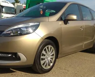 Vooraanzicht van een huurauto Renault Grand Scenic in Burgas, Bulgarije ✓ Auto #1658. ✓ Transmissie Handmatig TM ✓ 0 beoordelingen.