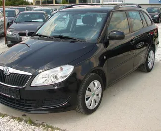 Vooraanzicht van een huurauto Skoda Fabia Combi in Burgas, Bulgarije ✓ Auto #1654. ✓ Transmissie Handmatig TM ✓ 0 beoordelingen.