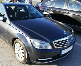 Vooraanzicht van een huurauto Mercedes-Benz C-Class in Burgas, Bulgarije ✓ Auto #1648. ✓ Transmissie Automatisch TM ✓ 0 beoordelingen.