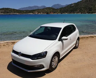 Vooraanzicht van een huurauto Volkswagen Polo op Kreta, Griekenland ✓ Auto #1782. ✓ Transmissie Handmatig TM ✓ 0 beoordelingen.
