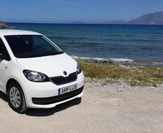 Vooraanzicht van een huurauto Skoda Citigo op Kreta, Griekenland ✓ Auto #1774. ✓ Transmissie Automatisch TM ✓ 2 beoordelingen.