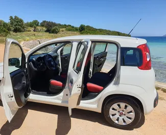 Fiat Panda 2018 beschikbaar voor verhuur op Kreta, met een kilometerlimiet van onbeperkt.