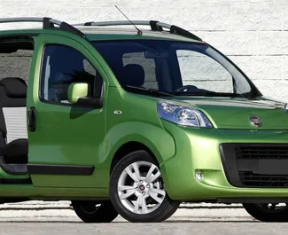 Vooraanzicht van een huurauto Fiat Qubo op Kreta, Griekenland ✓ Auto #1783. ✓ Transmissie Handmatig TM ✓ 1 beoordelingen.