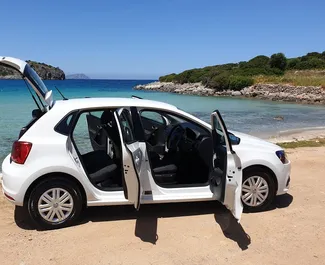 Volkswagen Polo 2018 beschikbaar voor verhuur op Kreta, met een kilometerlimiet van onbeperkt.