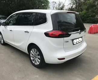 Benzine motor van 1,4L van Opel Zafira 2014 te huur op de luchthaven van Simferopol.