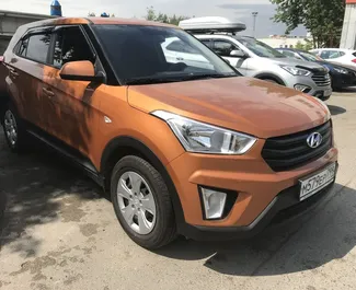 Vooraanzicht van een huurauto Hyundai Creta op de luchthaven van Simferopol, Krim ✓ Auto #1819. ✓ Transmissie Automatisch TM ✓ 0 beoordelingen.