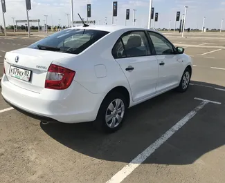 Skoda Rapid 2018 beschikbaar voor verhuur op de luchthaven van Simferopol, met een kilometerlimiet van 250 km/dag.