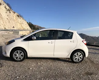 Autohuur Toyota Yaris #1689 Automatisch in Rafailovici, uitgerust met 1,5L motor ➤ Van Nikola in Montenegro.