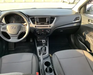 Autohuur Hyundai Solaris 2019 in op de Krim, met Benzine brandstof en 123 pk ➤ Vanaf 1500 RUB per dag.