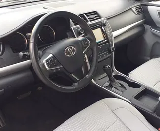 Autohuur Toyota Camry 2015 in in Georgië, met Benzine brandstof en 161 pk ➤ Vanaf 152 GEL per dag.