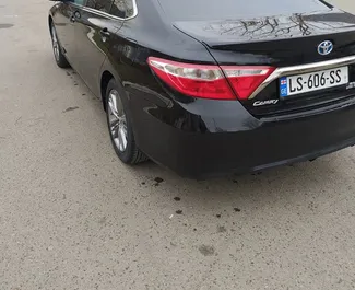 Autohuur Toyota Camry 2017 in in Georgië, met Hybride brandstof en 195 pk ➤ Vanaf 140 GEL per dag.