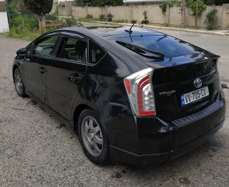 Autohuur Toyota Prius 2012 in in Georgië, met Hybride brandstof en 134 pk ➤ Vanaf 66 GEL per dag.