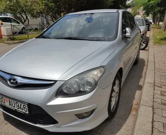 Vooraanzicht van een huurauto Hyundai i30 in Budva, Montenegro ✓ Auto #2039. ✓ Transmissie Automatisch TM ✓ 6 beoordelingen.