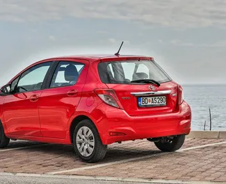 Autohuur Toyota Yaris 2013 in in Montenegro, met Benzine brandstof en 80 pk ➤ Vanaf 20 EUR per dag.