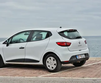 Autohuur Renault Clio 4 2015 in in Montenegro, met Diesel brandstof en 80 pk ➤ Vanaf 20 EUR per dag.