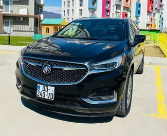 Vooraanzicht van een huurauto Buick Enclave in Tbilisi, Georgië ✓ Auto #2063. ✓ Transmissie Automatisch TM ✓ 0 beoordelingen.