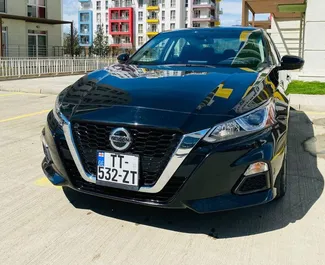 Verhuur Nissan Altima. Comfort, Premium Auto te huur in Georgië ✓ Borg van Borg van 1300 GEL ✓ Verzekeringsmogelijkheden TPL, CDW, SCDW, Diefstal.