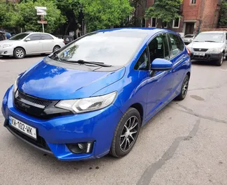 Autohuur Honda Fit 2015 in in Georgië, met Benzine brandstof en 117 pk ➤ Vanaf 100 GEL per dag.