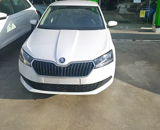 Vooraanzicht van een huurauto Skoda Fabia op Kreta, Griekenland ✓ Auto #2341. ✓ Transmissie Handmatig TM ✓ 4 beoordelingen.