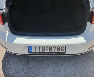 Volkswagen Golf 2019 beschikbaar voor verhuur op Kreta, met een kilometerlimiet van onbeperkt.