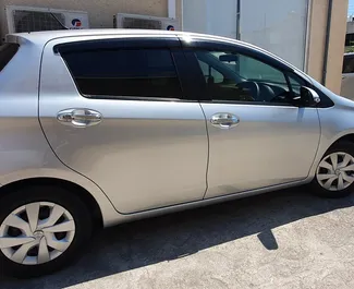 Autohuur Toyota Vitz #2363 Automatisch in Paphos, uitgerust met 1,3L motor ➤ Van Liana in Cyprus.