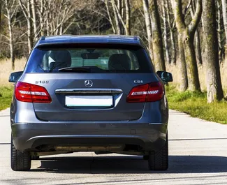 Diesel motor van 1,8L van Mercedes-Benz B-Class 2014 te huur in Becici.