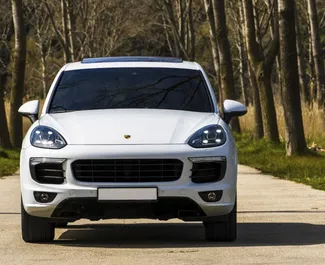 Autohuur Porsche Cayenne 2016 in in Montenegro, met Diesel brandstof en 250 pk ➤ Vanaf 187 EUR per dag.